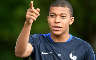 熊猫体育快讯-于帕梅卡诺和德里赫特谁更强