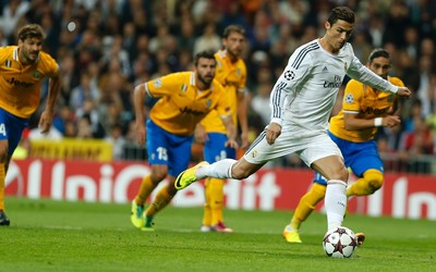 熊猫体育快讯-于帕梅卡诺这表现该被骂