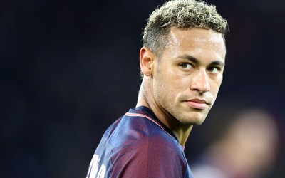 熊猫体育焦点-佐默扑救后霸气指天